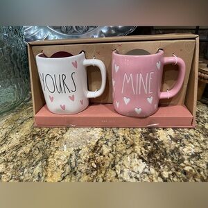 Rae Dunn YOURS and MINE coordinating hearts embossed mugs - Brand new! 🩷